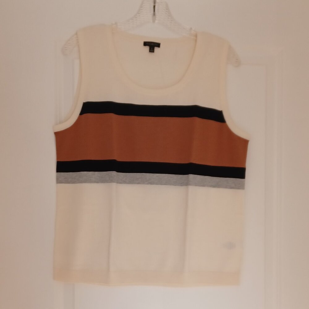 Cotton/Rayon Talbots top. Excellent condition.